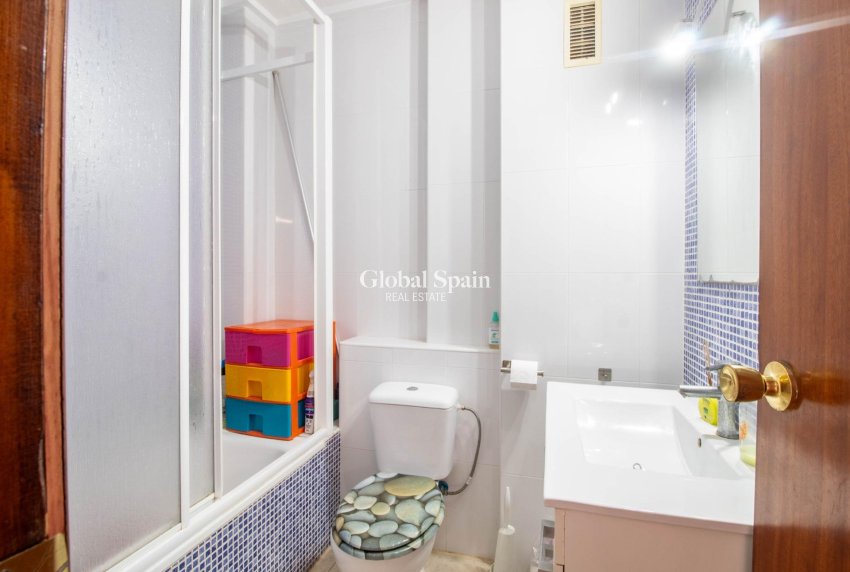 Venta - APARTAMENTO -
ORIHUELA COSTA - La Regia