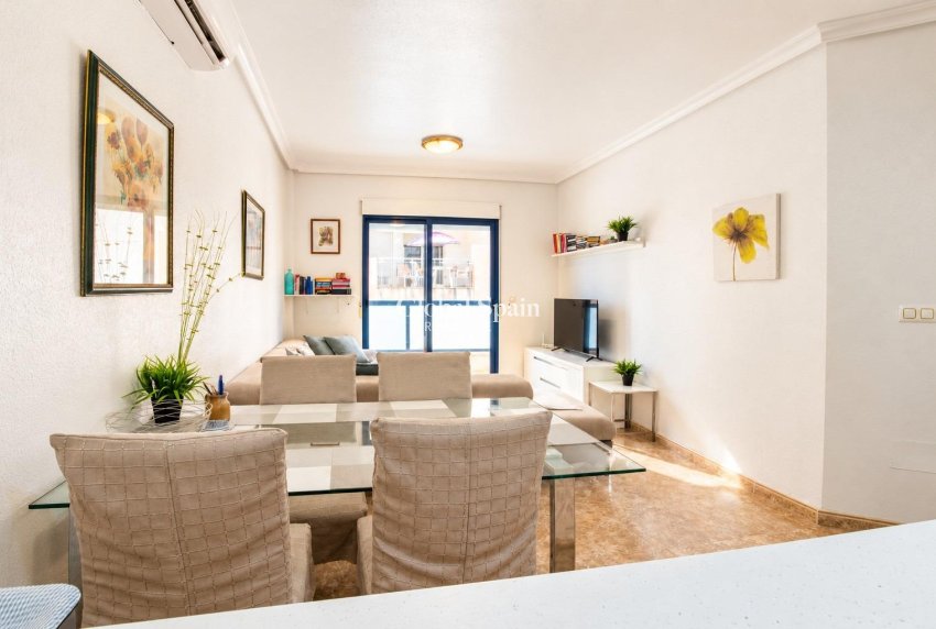 Venta - APARTAMENTO -
ORIHUELA COSTA - La Regia