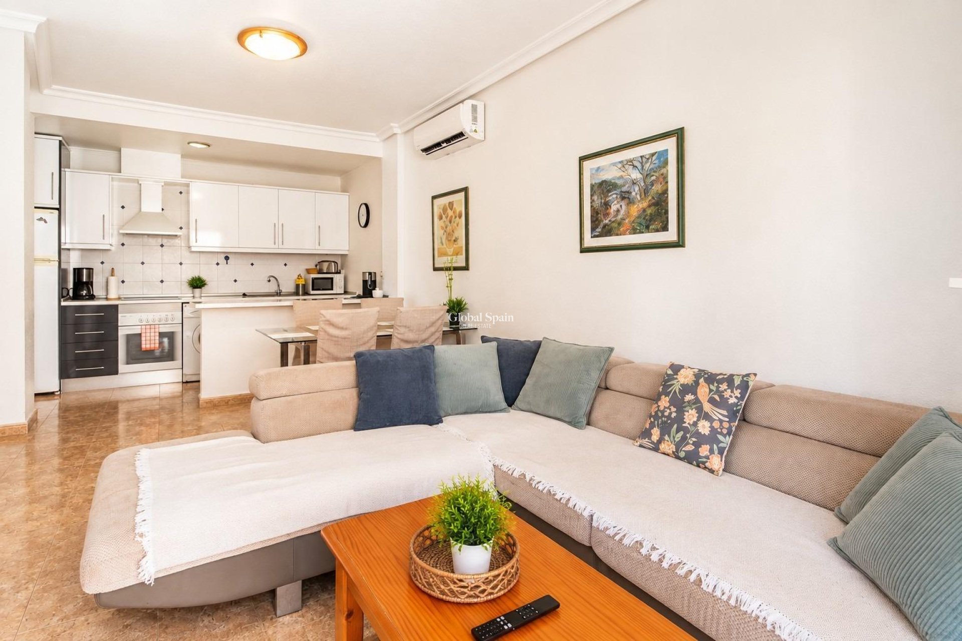 Venta - APARTAMENTO -
ORIHUELA COSTA - La Regia