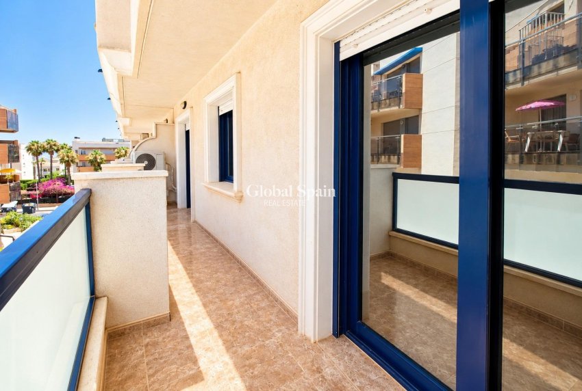 Venta - APARTAMENTO -
ORIHUELA COSTA - La Regia