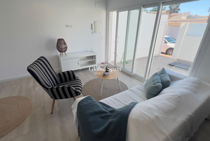 Venta - APARTAMENTO -
ORIHUELA COSTA - La Regia
