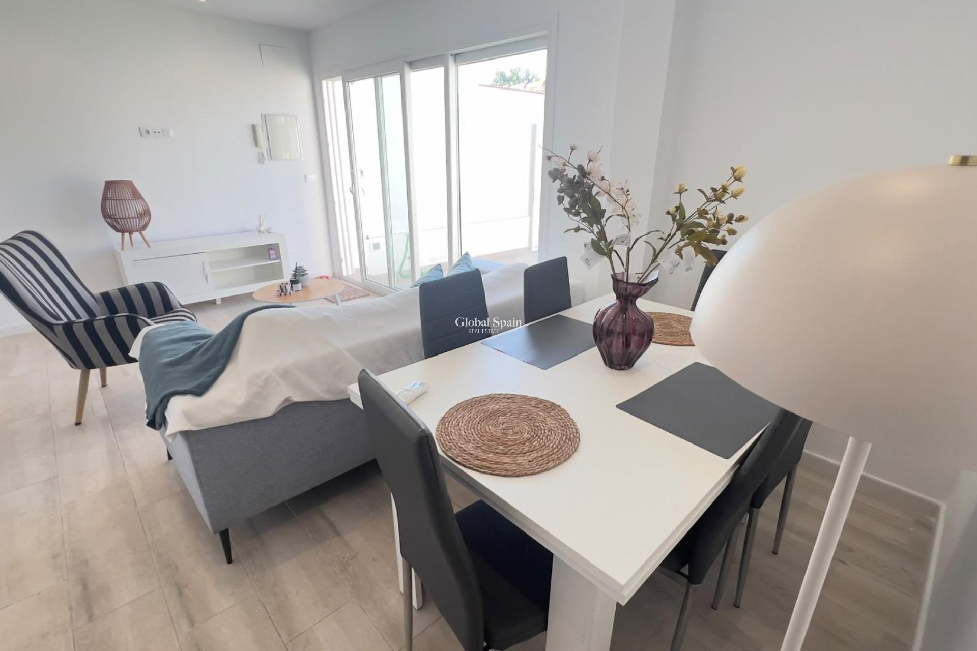 Venta - APARTAMENTO -
ORIHUELA COSTA - La Regia