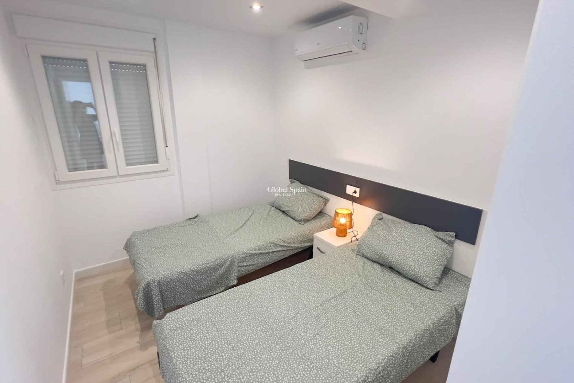 Venta - APARTAMENTO -
ORIHUELA COSTA - La Regia