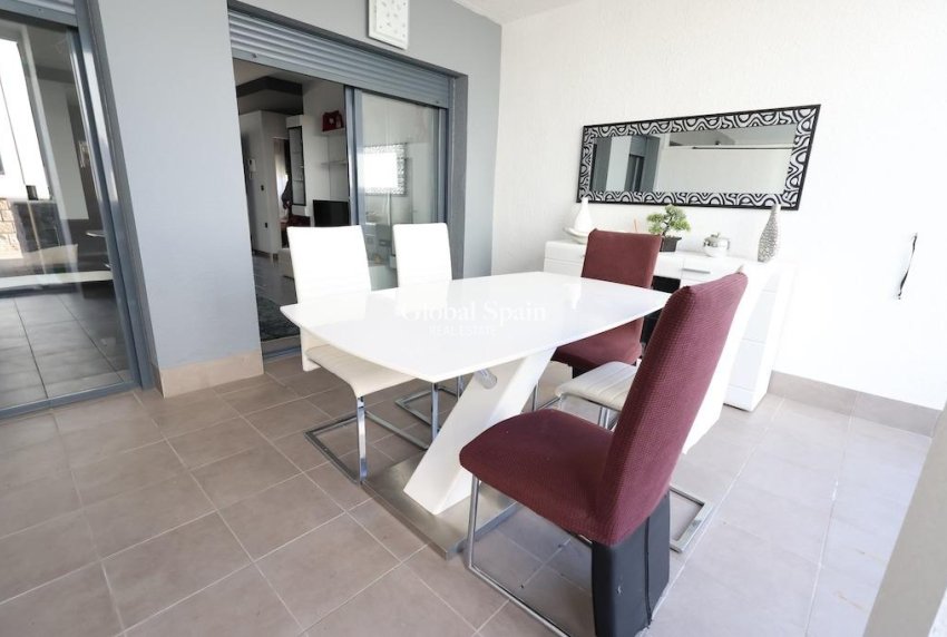 Venta - Apartamento -
ORIHUELA COSTA - La Zenia