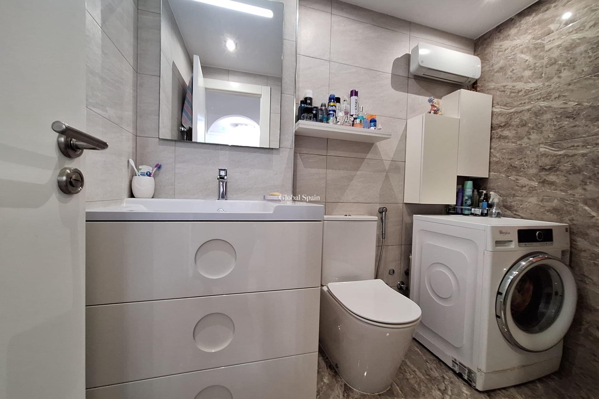 Venta - APARTAMENTO -
ORIHUELA COSTA - La Zenia