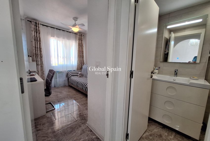 Venta - APARTAMENTO -
ORIHUELA COSTA - La Zenia