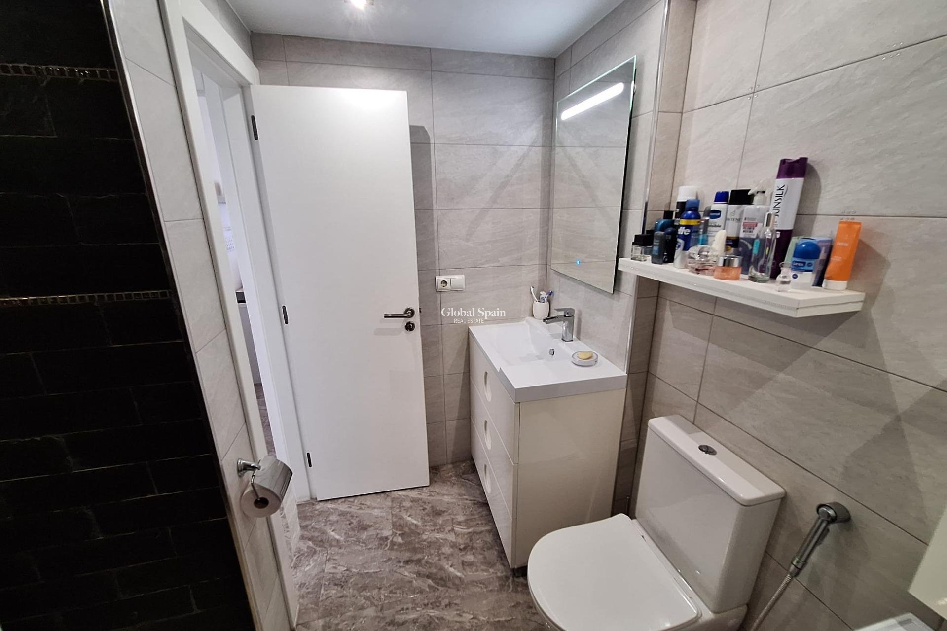 Venta - APARTAMENTO -
ORIHUELA COSTA - La Zenia