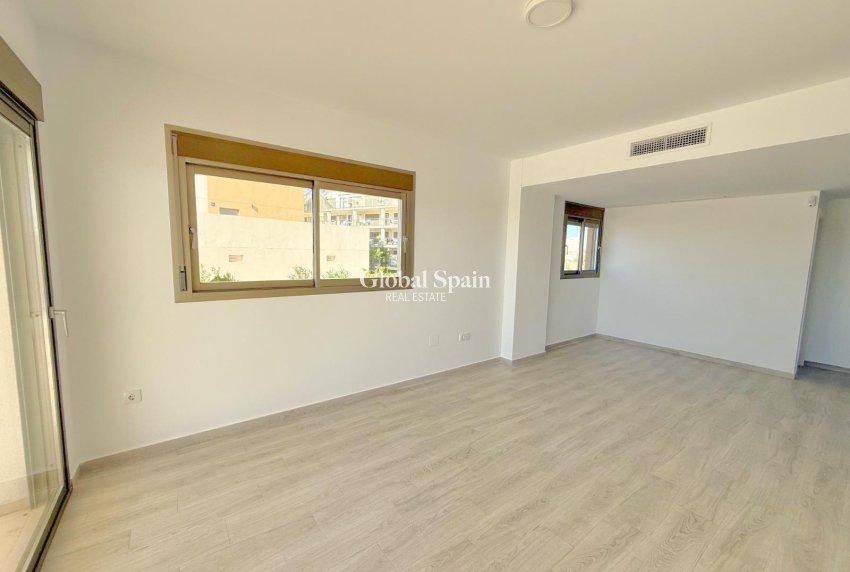 Venta - APARTAMENTO -
ORIHUELA COSTA - La Zenia