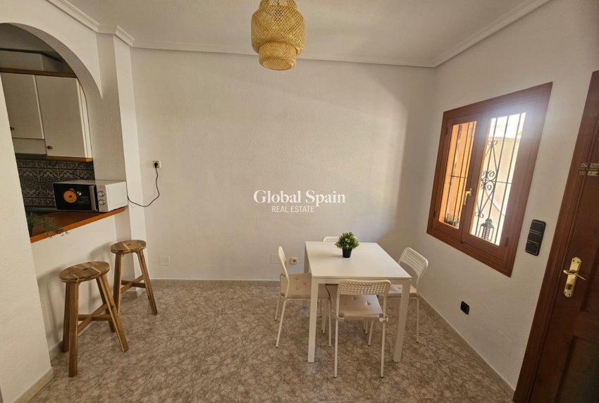 Venta - APARTAMENTO -
ORIHUELA COSTA - La Zenia