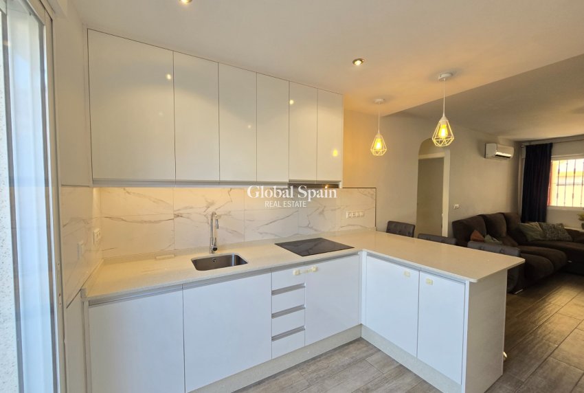 Venta - Apartamento -
ORIHUELA COSTA - La Zenia