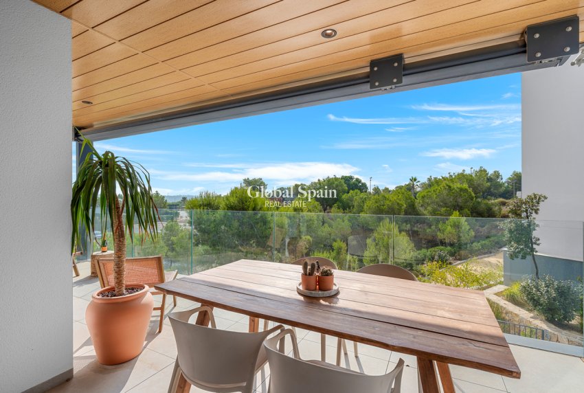 Venta - APARTAMENTO -
ORIHUELA COSTA - LAS COLINAS GOLF RESORT