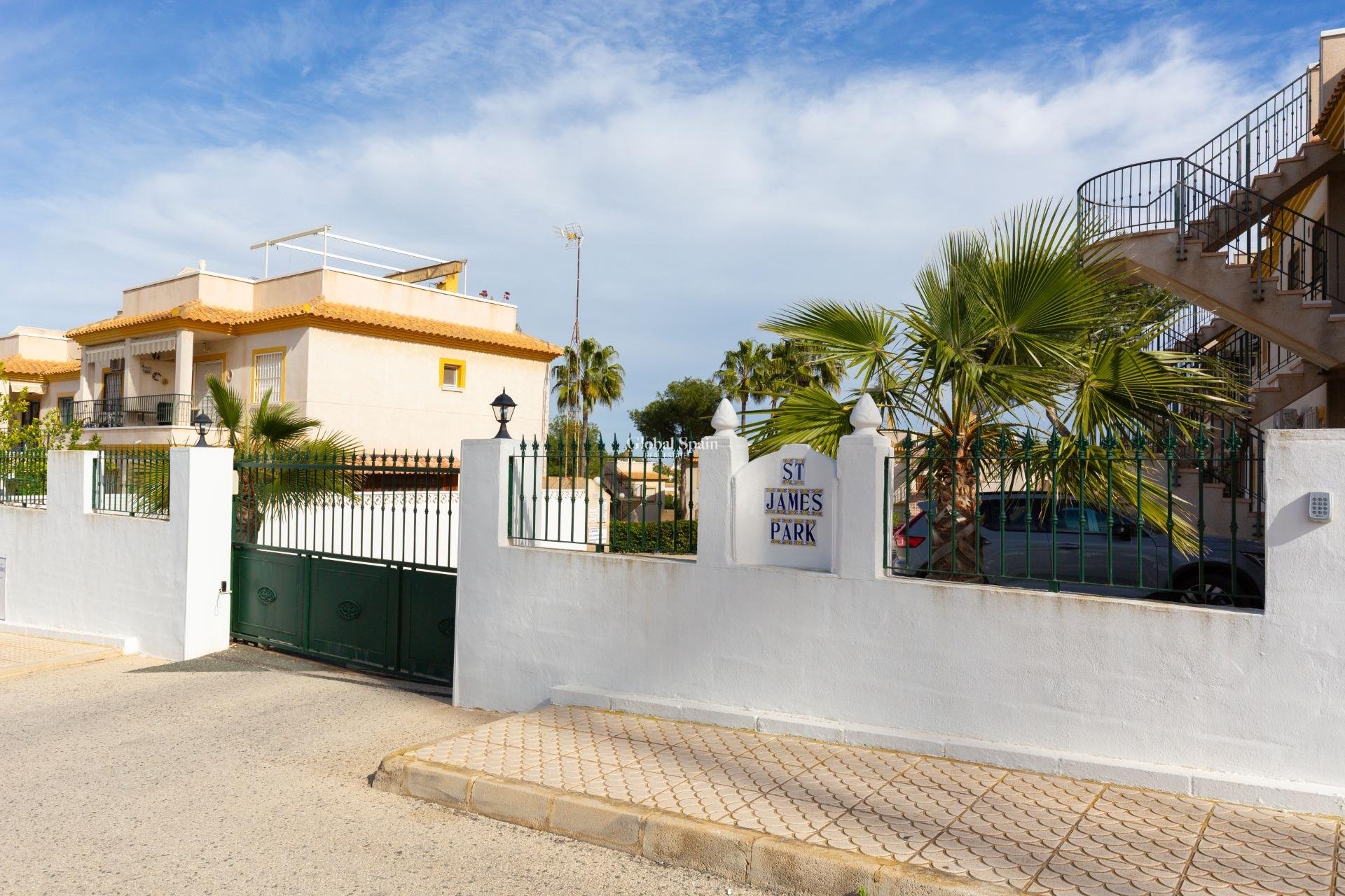 Venta - APARTAMENTO -
ORIHUELA COSTA - Las Filipinas