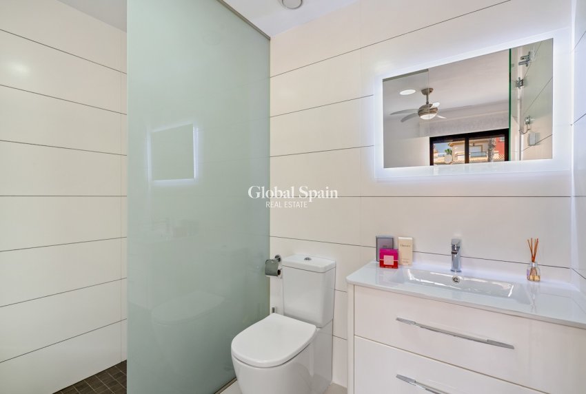 Venta - APARTAMENTO -
ORIHUELA COSTA - Las Filipinas