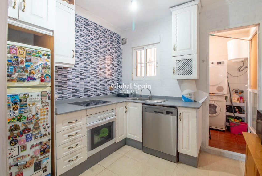 Venta - APARTAMENTO -
ORIHUELA COSTA - Lomas de Cabo Roig-Los Dolses