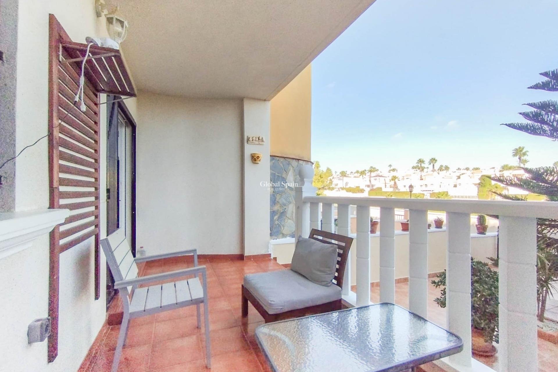 Venta - APARTAMENTO -
ORIHUELA COSTA - Lomas de Cabo Roig-Los Dolses