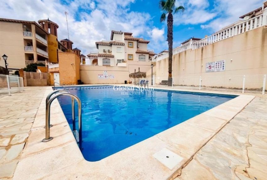 Venta - APARTAMENTO -
ORIHUELA COSTA - Lomas de Cabo Roig-Los Dolses