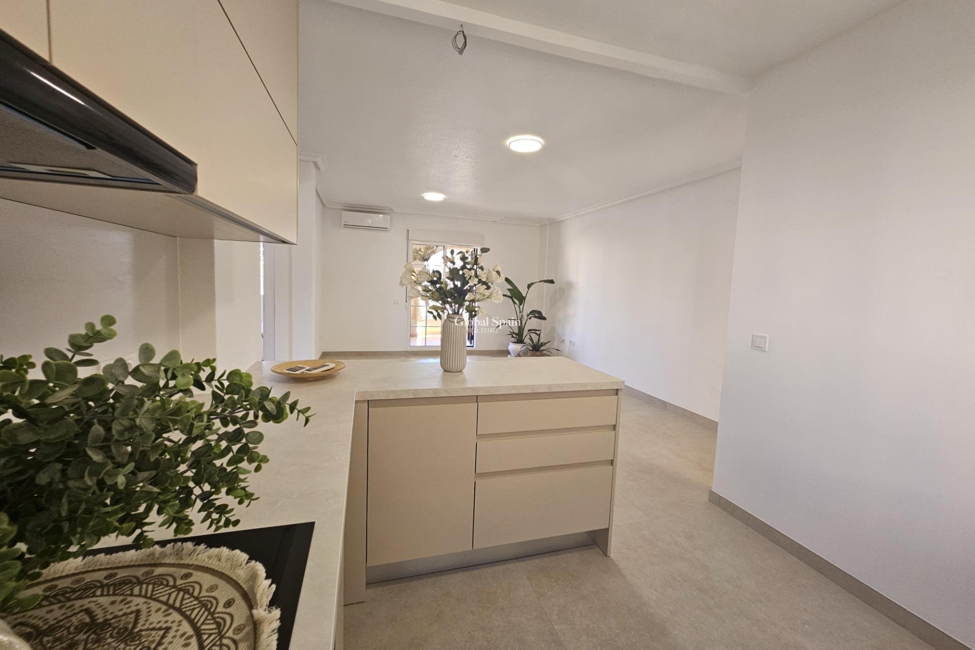 Venta - APARTAMENTO -
ORIHUELA COSTA - Lomas de Cabo Roig