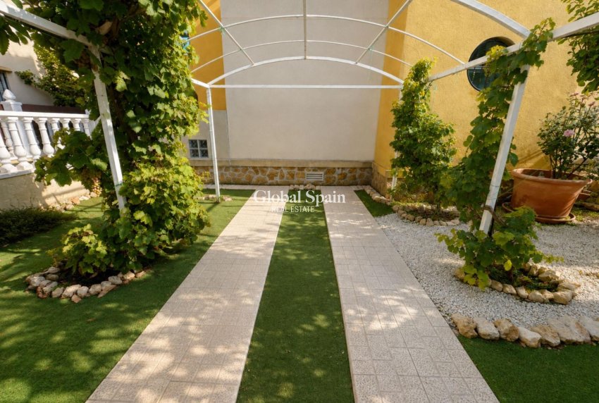 Venta - APARTAMENTO -
ORIHUELA COSTA - Lomas de Cabo Roig