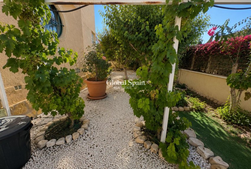 Venta - APARTAMENTO -
ORIHUELA COSTA - Lomas de Cabo Roig
