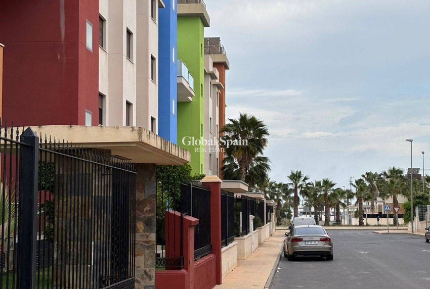 Venta - APARTAMENTO -
ORIHUELA COSTA - Lomas de Cabo Roig