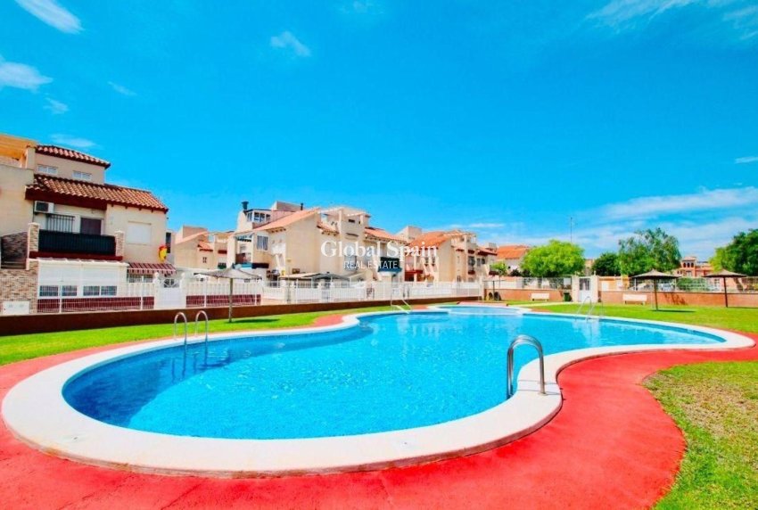 Venta - APARTAMENTO -
ORIHUELA COSTA - Los Almendros-la Florida