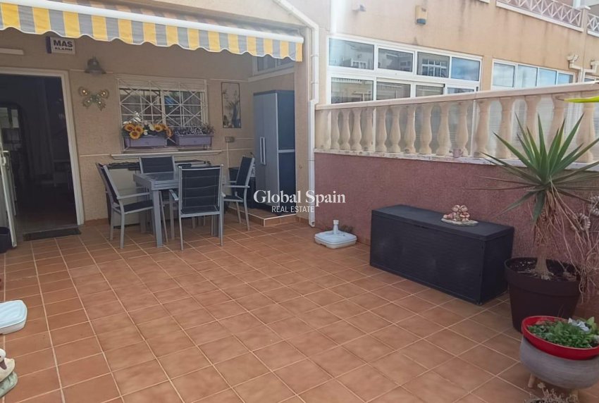 Venta - APARTAMENTO -
ORIHUELA COSTA - Los Almendros-la Florida