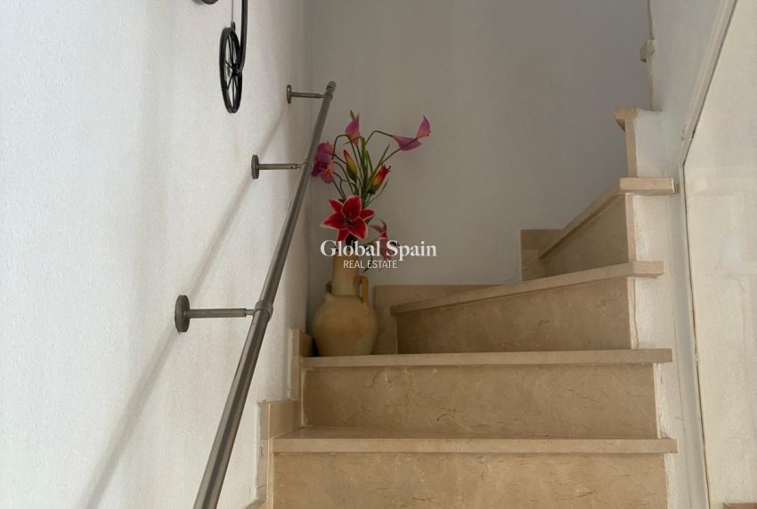 Venta - APARTAMENTO -
ORIHUELA COSTA - Los Almendros-la Florida