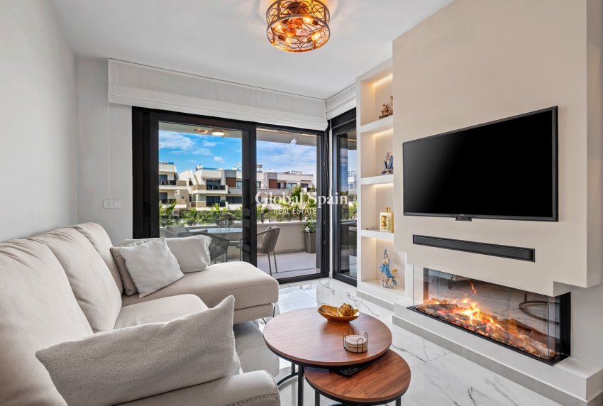 Venta - APARTAMENTO -
ORIHUELA COSTA - LOS BALCONES - LOS ALTOS