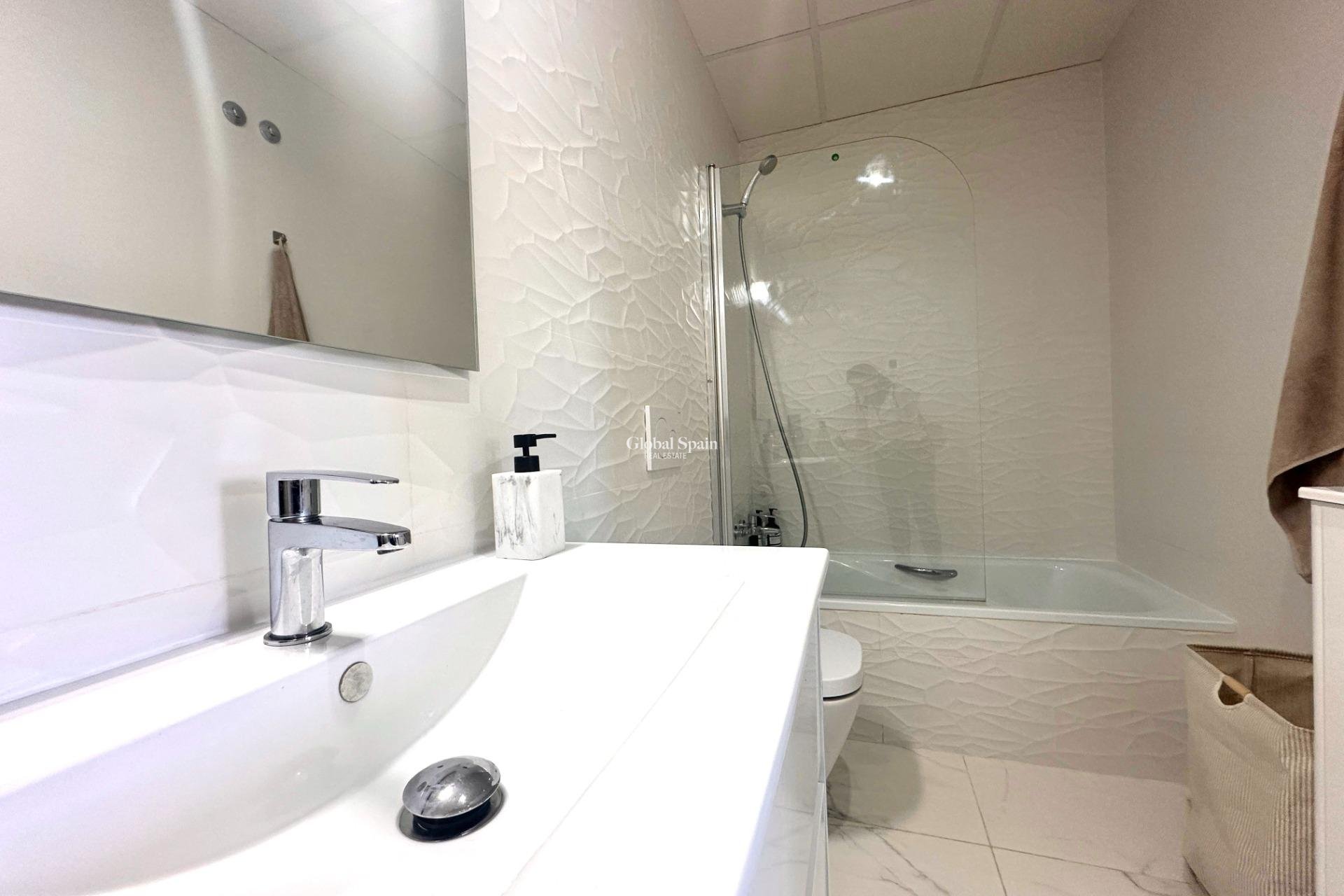 Venta - APARTAMENTO -
ORIHUELA COSTA - Pau 8