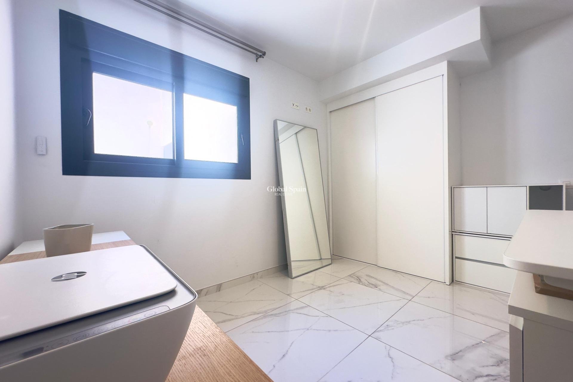 Venta - APARTAMENTO -
ORIHUELA COSTA - Pau 8