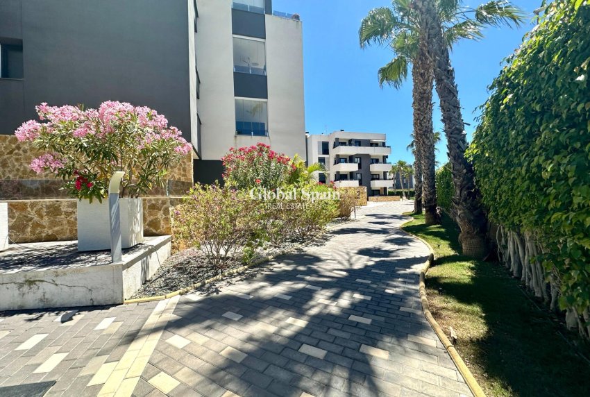 Venta - APARTAMENTO -
ORIHUELA COSTA - Pau 8