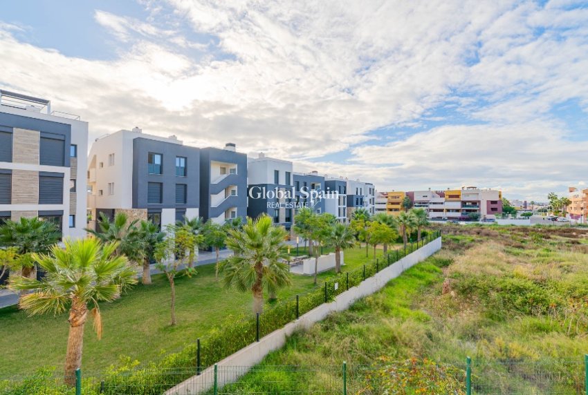 Venta - Apartamento -
ORIHUELA COSTA - Playa Flamenca