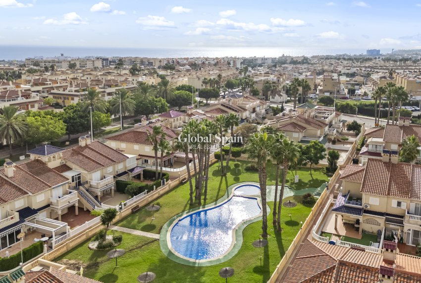 Venta - APARTAMENTO -
ORIHUELA COSTA - Playa Flamenca