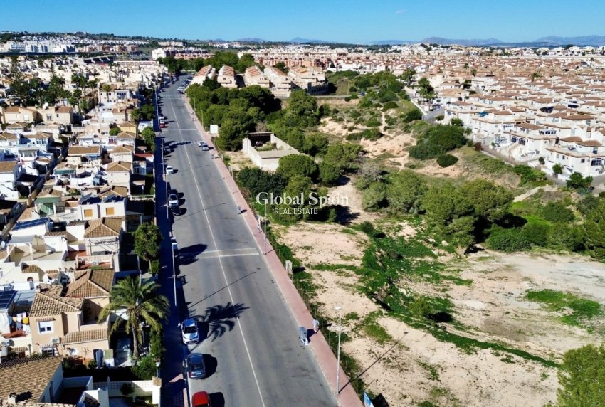 Venta - APARTAMENTO -
ORIHUELA COSTA - Playa Flamenca