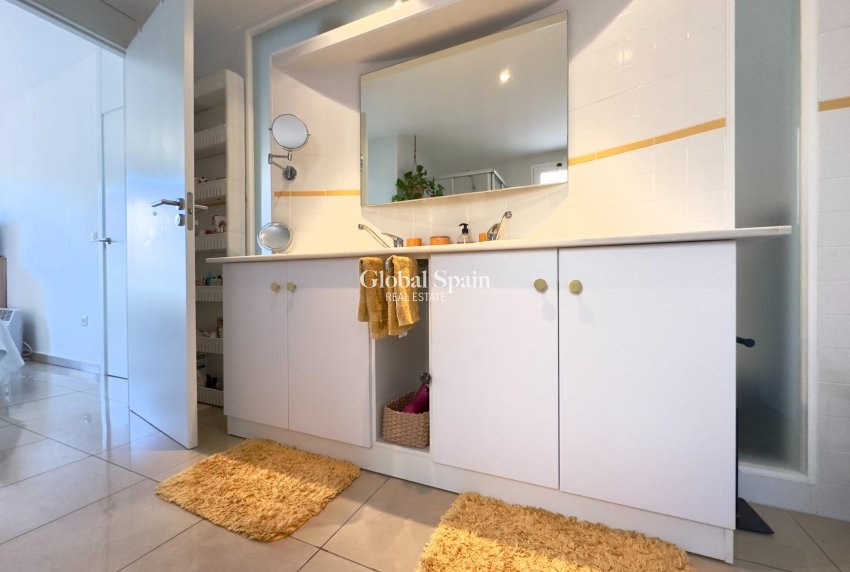 Venta - APARTAMENTO -
ORIHUELA COSTA - Playa Flamenca