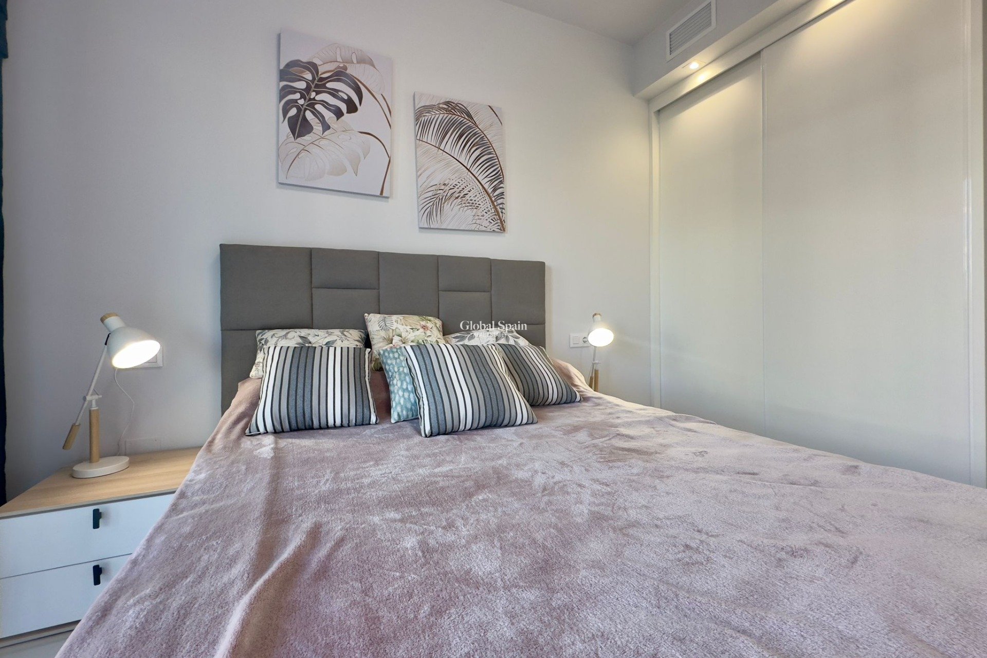 Venta - APARTAMENTO -
ORIHUELA COSTA - Playa Flamenca