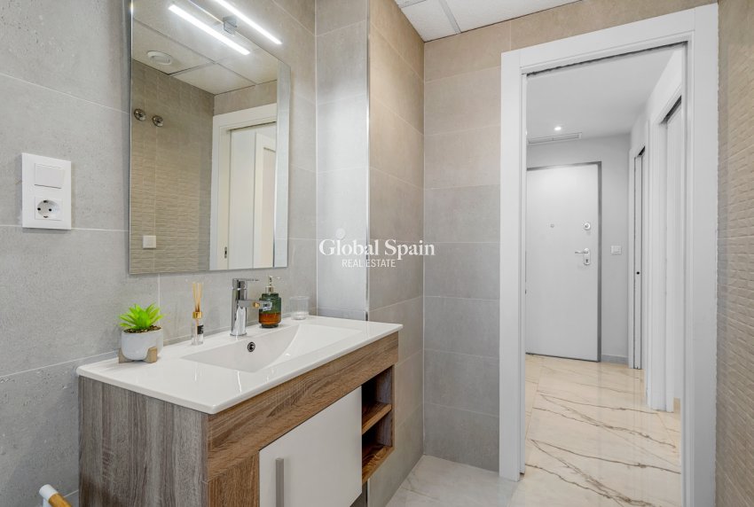 Venta - APARTAMENTO -
ORIHUELA COSTA - Playa Flamenca