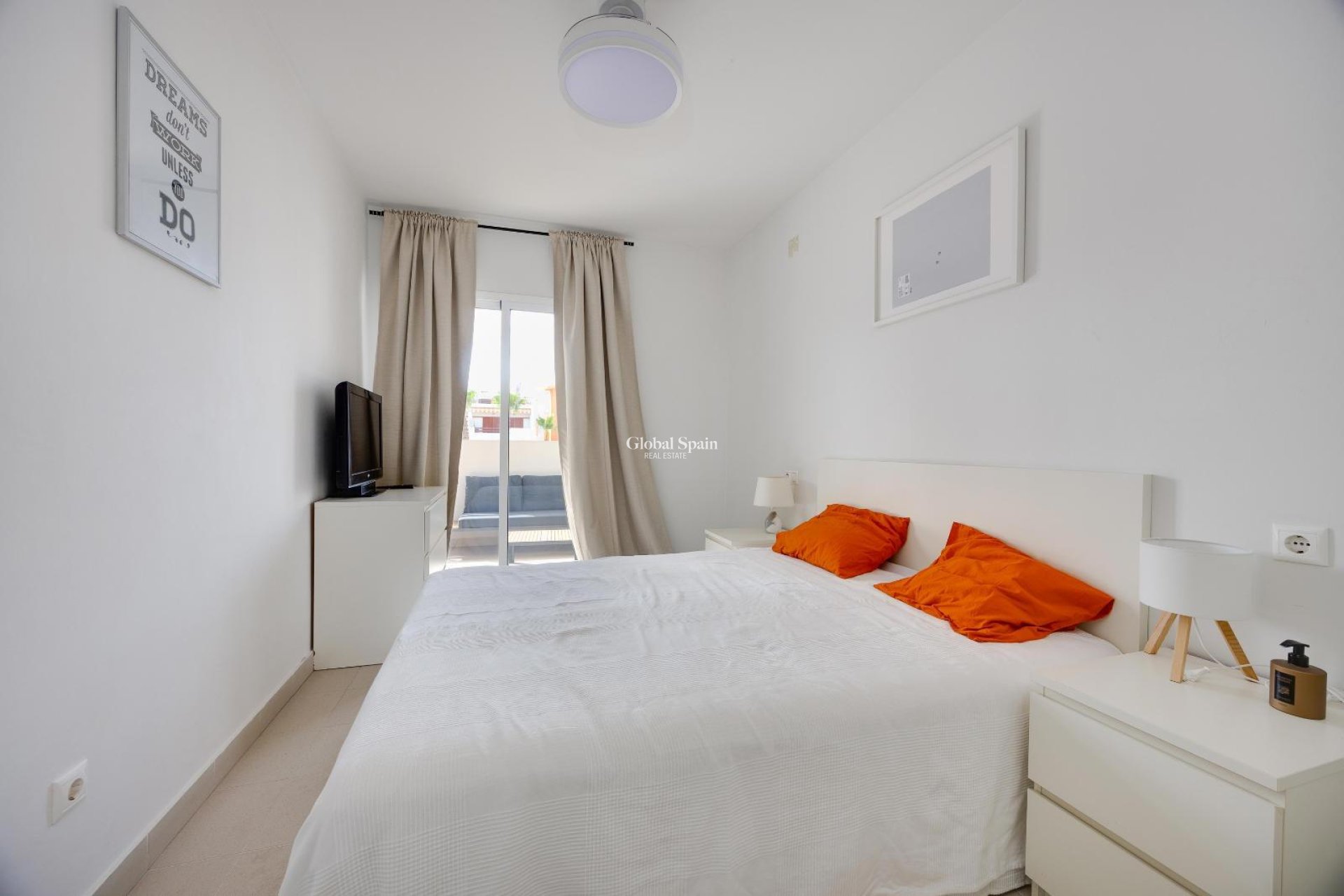 Venta - APARTAMENTO -
ORIHUELA COSTA - Playa Flamenca