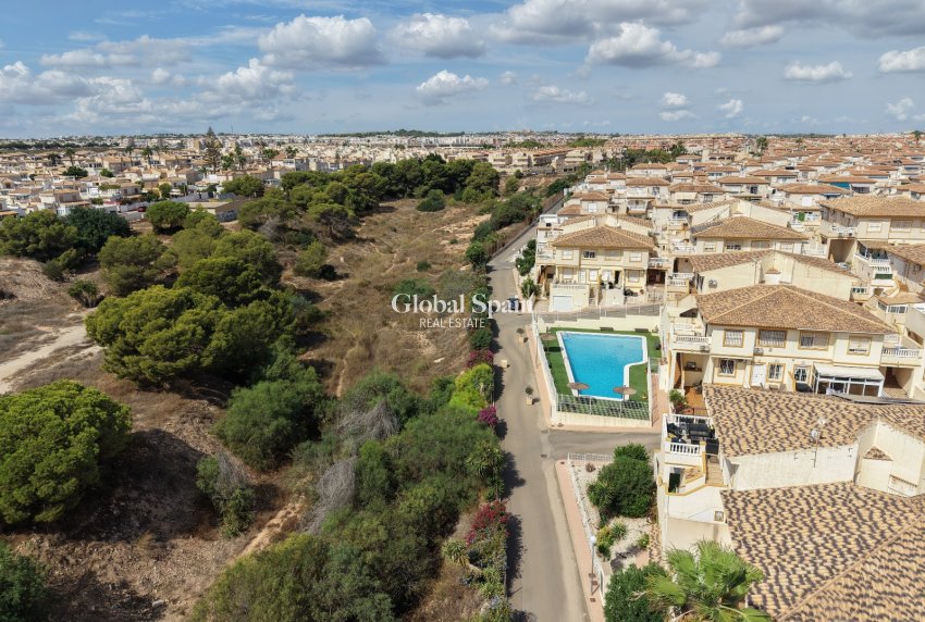 Venta - APARTAMENTO -
ORIHUELA COSTA - Playa Flamenca