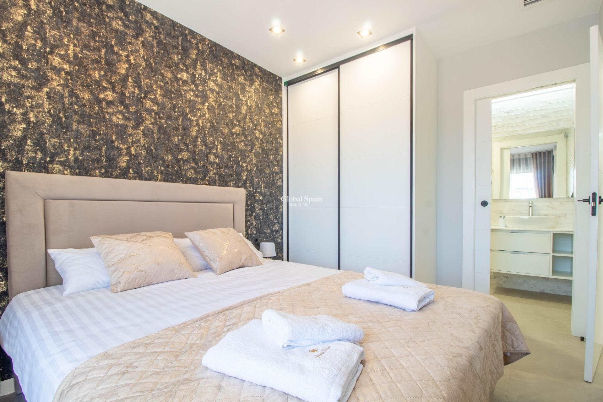 Venta - Apartamento -
ORIHUELA COSTA - Punta Prima