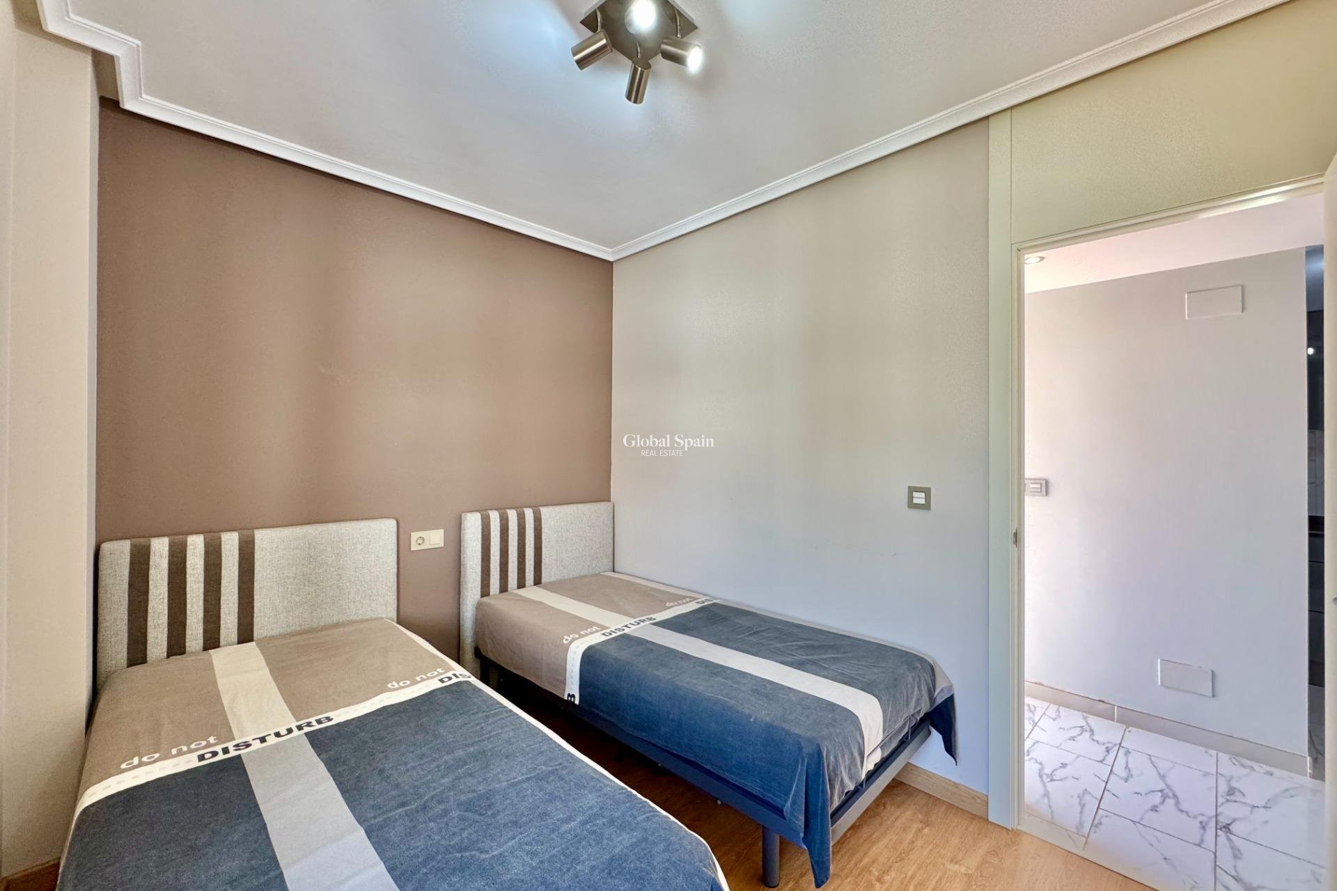 Venta - APARTAMENTO -
ORIHUELA COSTA - Punta Prima