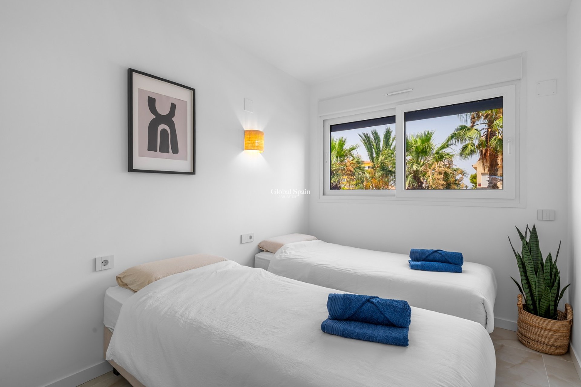 Venta - APARTAMENTO -
ORIHUELA COSTA - Punta Prima