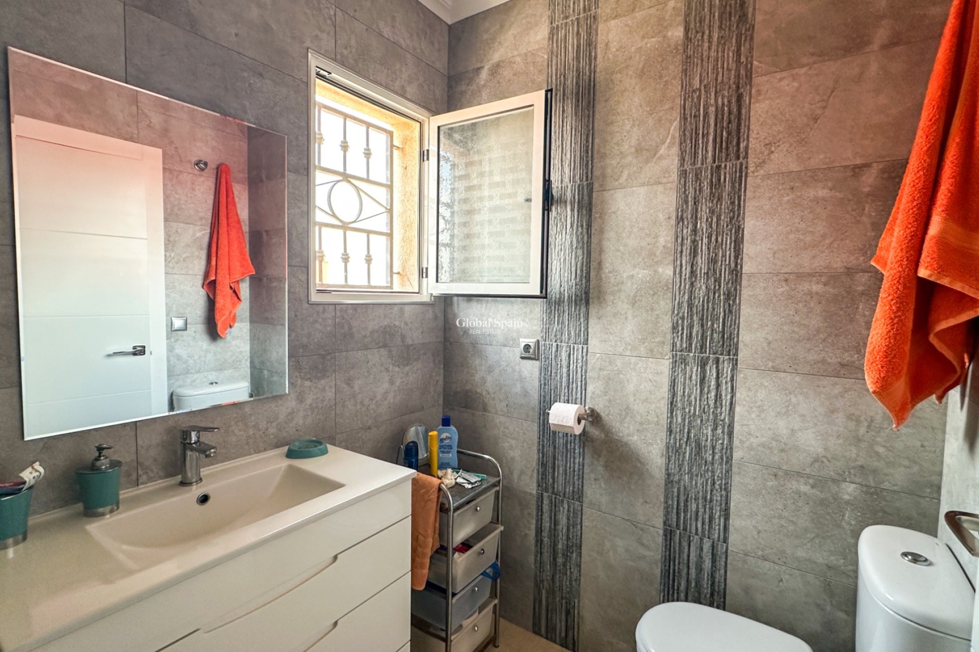 Venta - APARTAMENTO -
ORIHUELA COSTA - Punta Prima