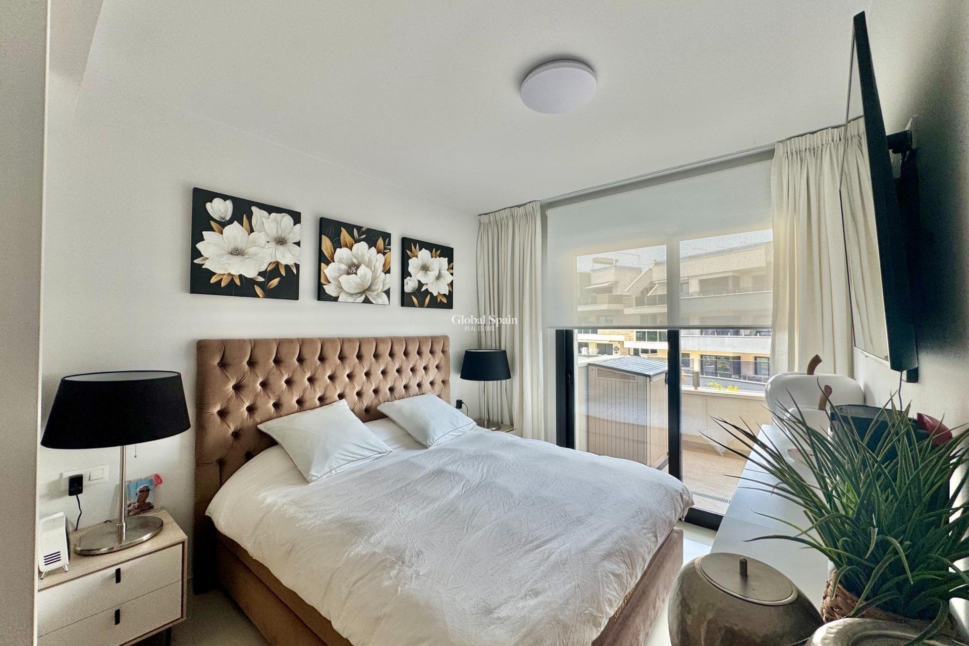 Venta - APARTAMENTO -
ORIHUELA COSTA - Punta Prima
