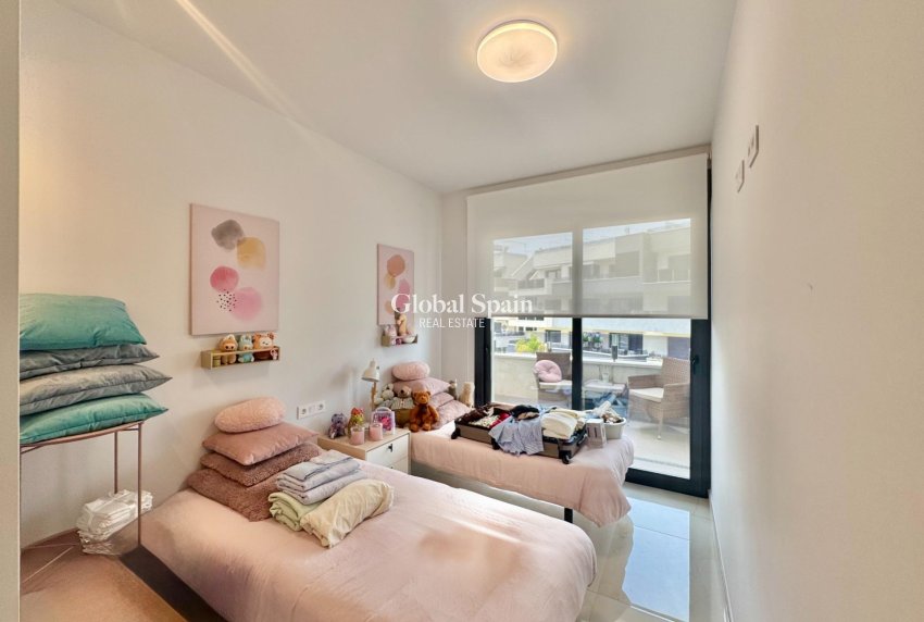 Venta - APARTAMENTO -
ORIHUELA COSTA - Punta Prima