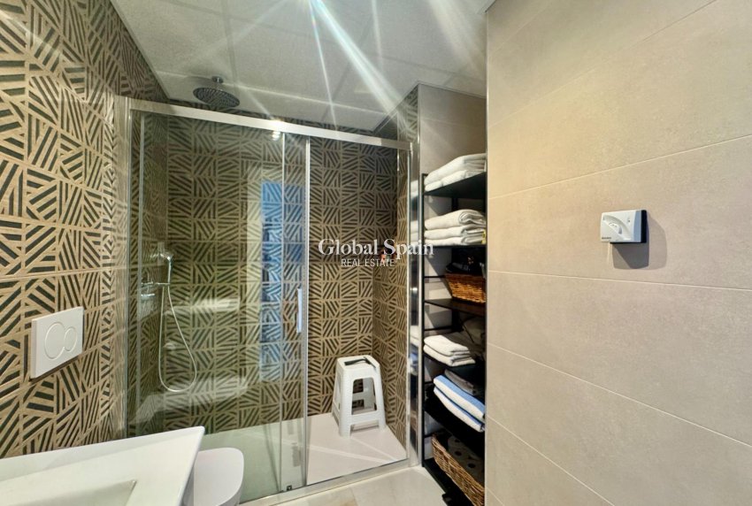 Venta - APARTAMENTO -
ORIHUELA COSTA - Punta Prima