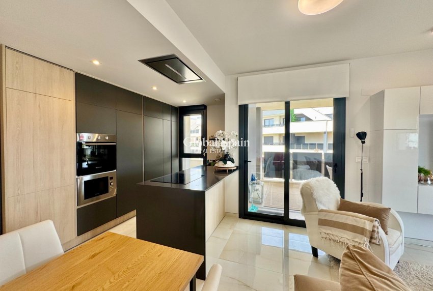 Venta - APARTAMENTO -
ORIHUELA COSTA - Punta Prima