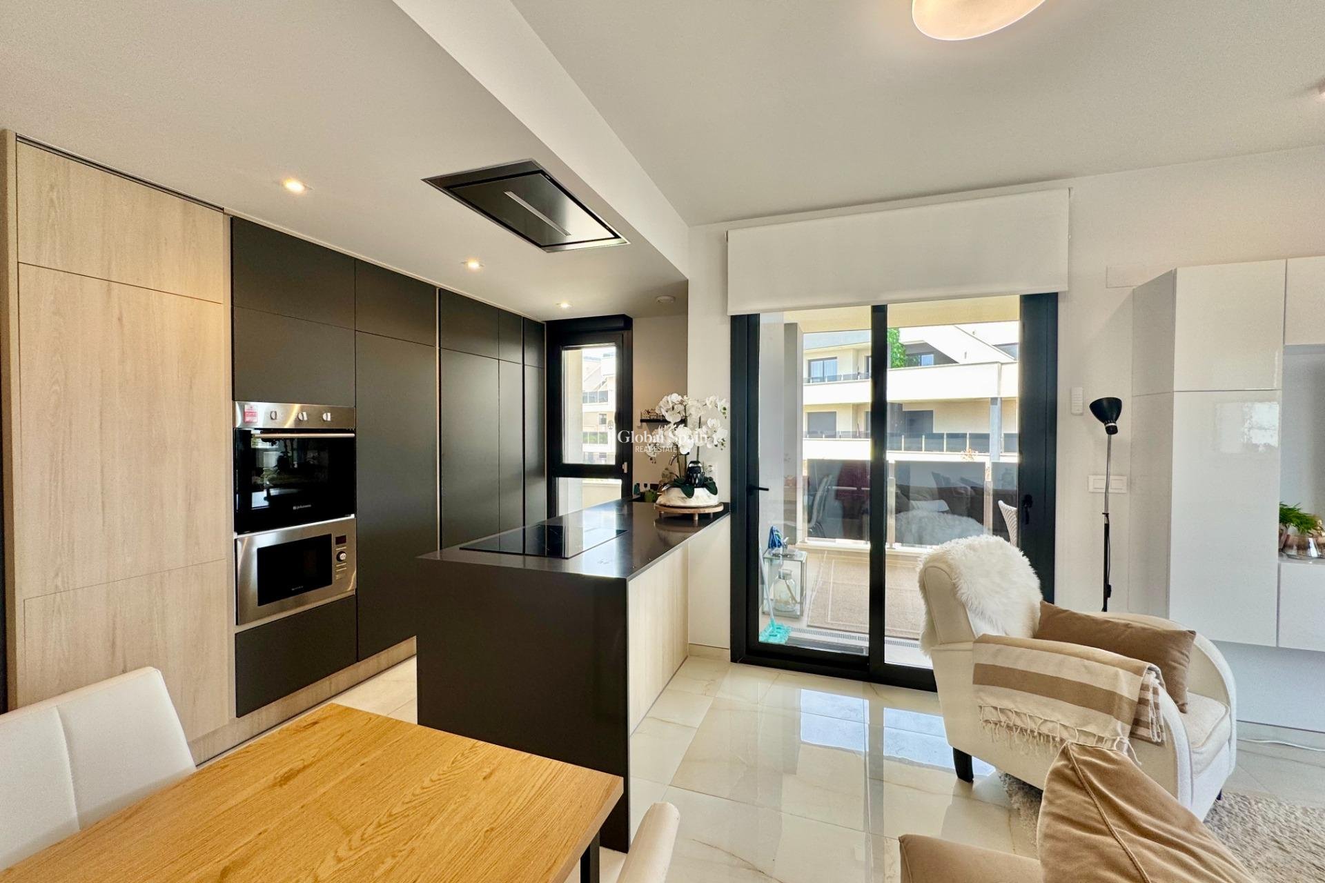 Venta - APARTAMENTO -
ORIHUELA COSTA - Punta Prima