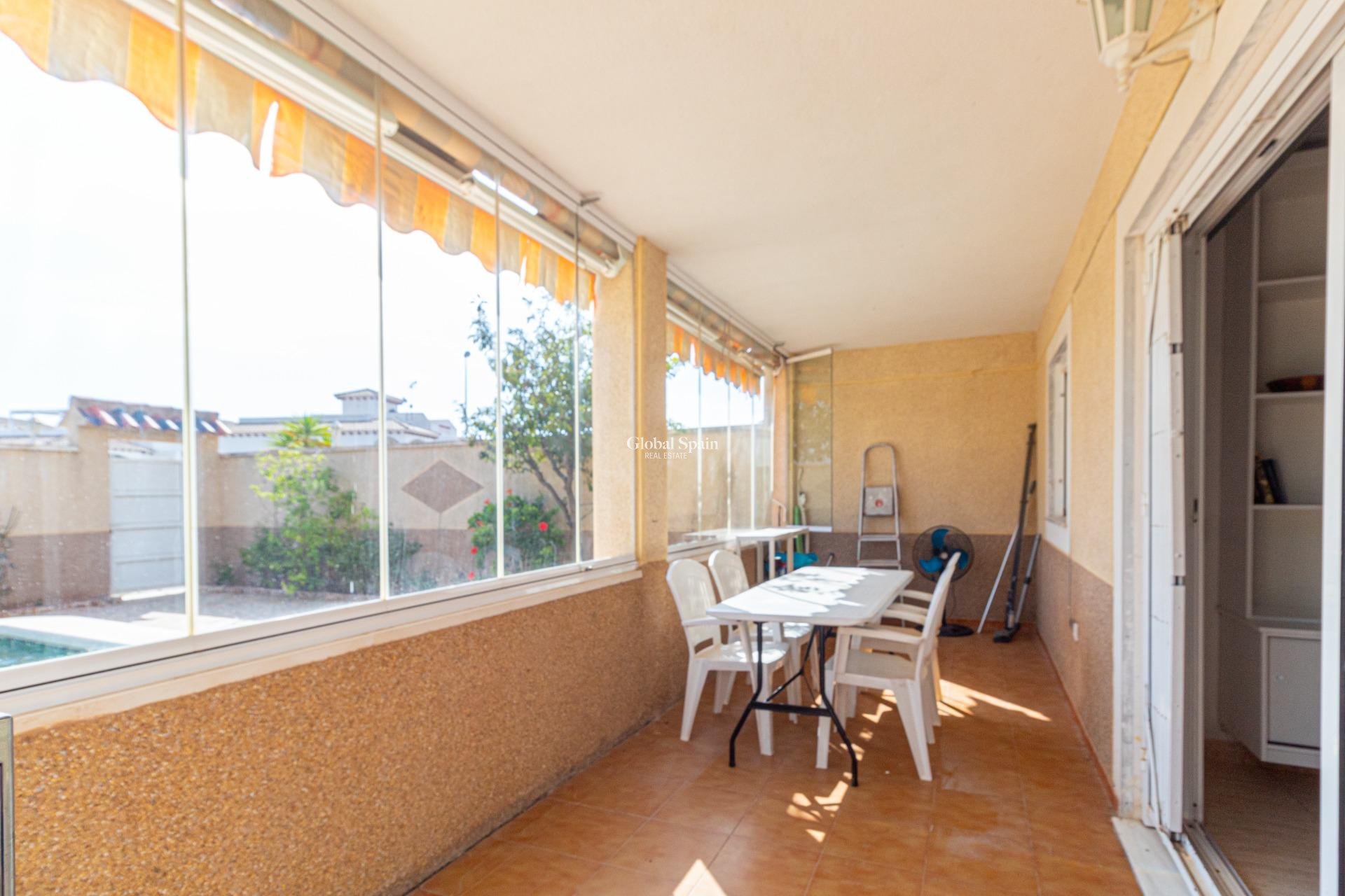 Venta - APARTAMENTO -
ORIHUELA COSTA - Punta Prima