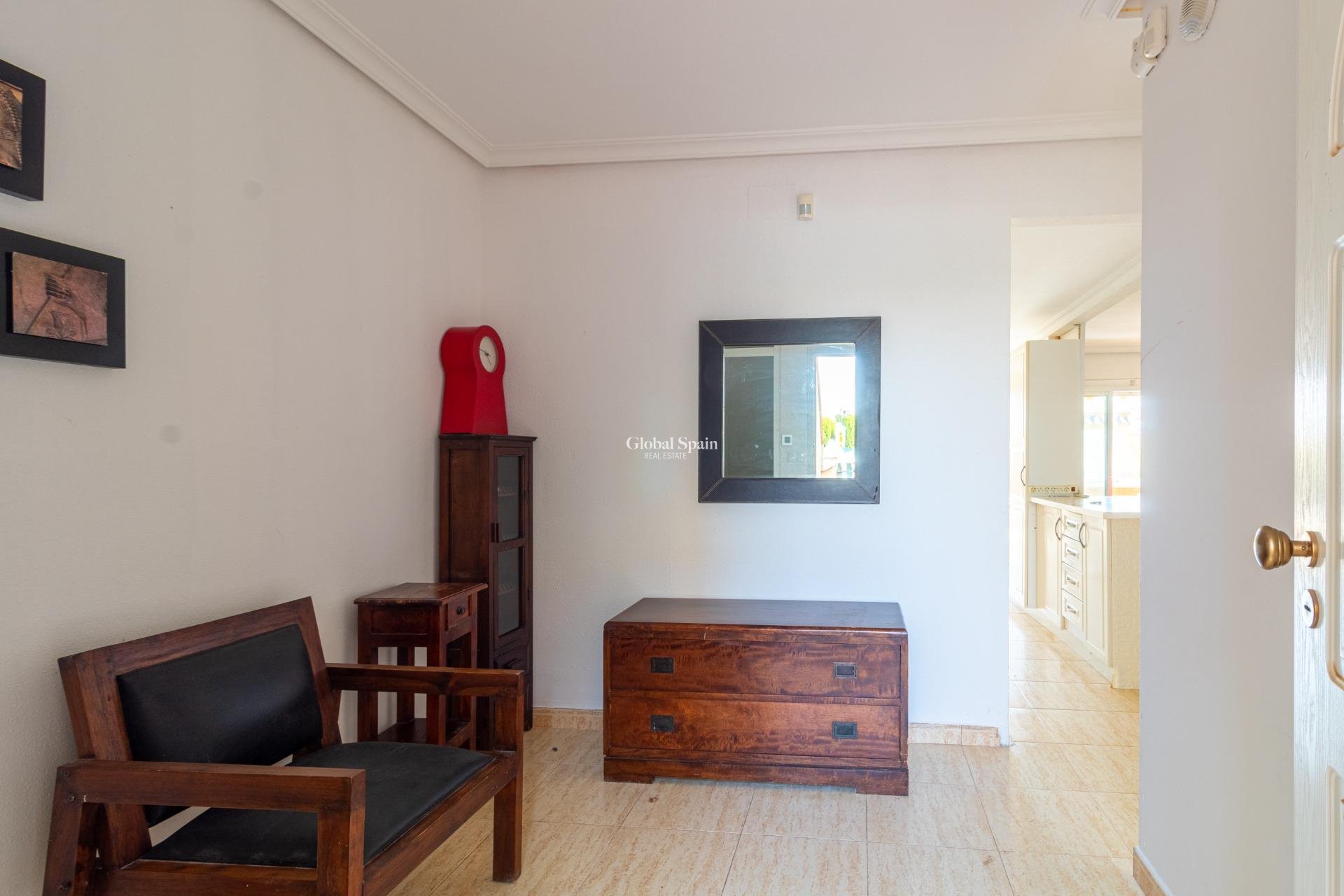 Venta - APARTAMENTO -
ORIHUELA COSTA - Punta Prima